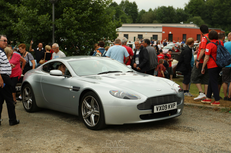 Illustration for article titled Classic British Welcome Photos (Le Mans Carshow)
